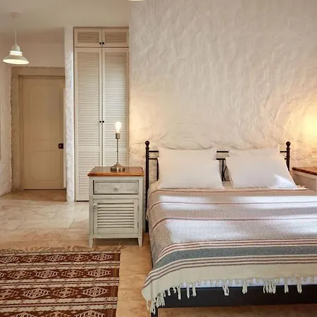 Luxurious With Pool In The Center Of Alacati Cesme
